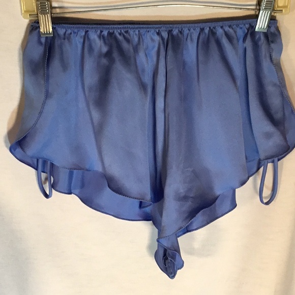 Lovely’s Collection - Picture 3 of 4